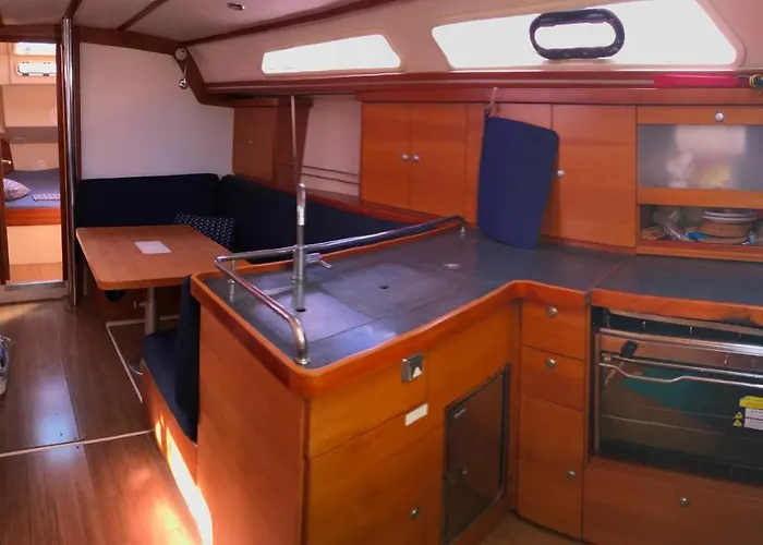 Sailing Yacht Armida Rhodes Úszó hotel *