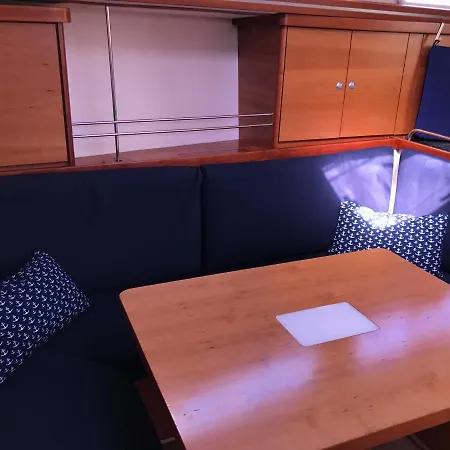 ספינת מלון Sailing Yacht Armida Rhodes עיר רודוס
