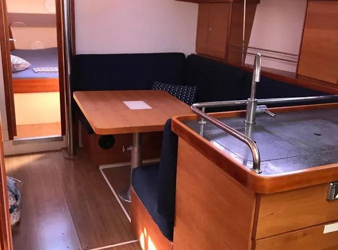 Sailing Yacht Armida Rhodes עיר רודוס